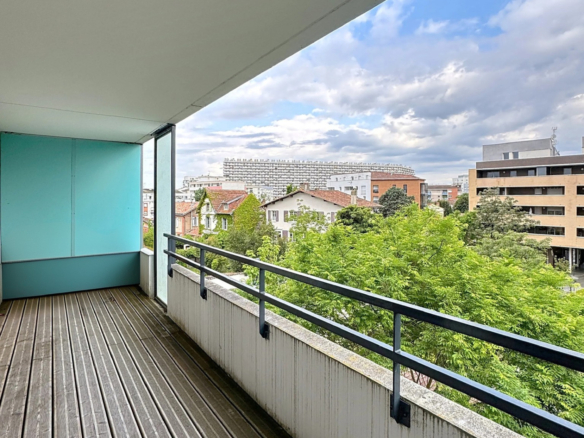 T2 avec balcon de 13 m2   Résidence récente (2014 )