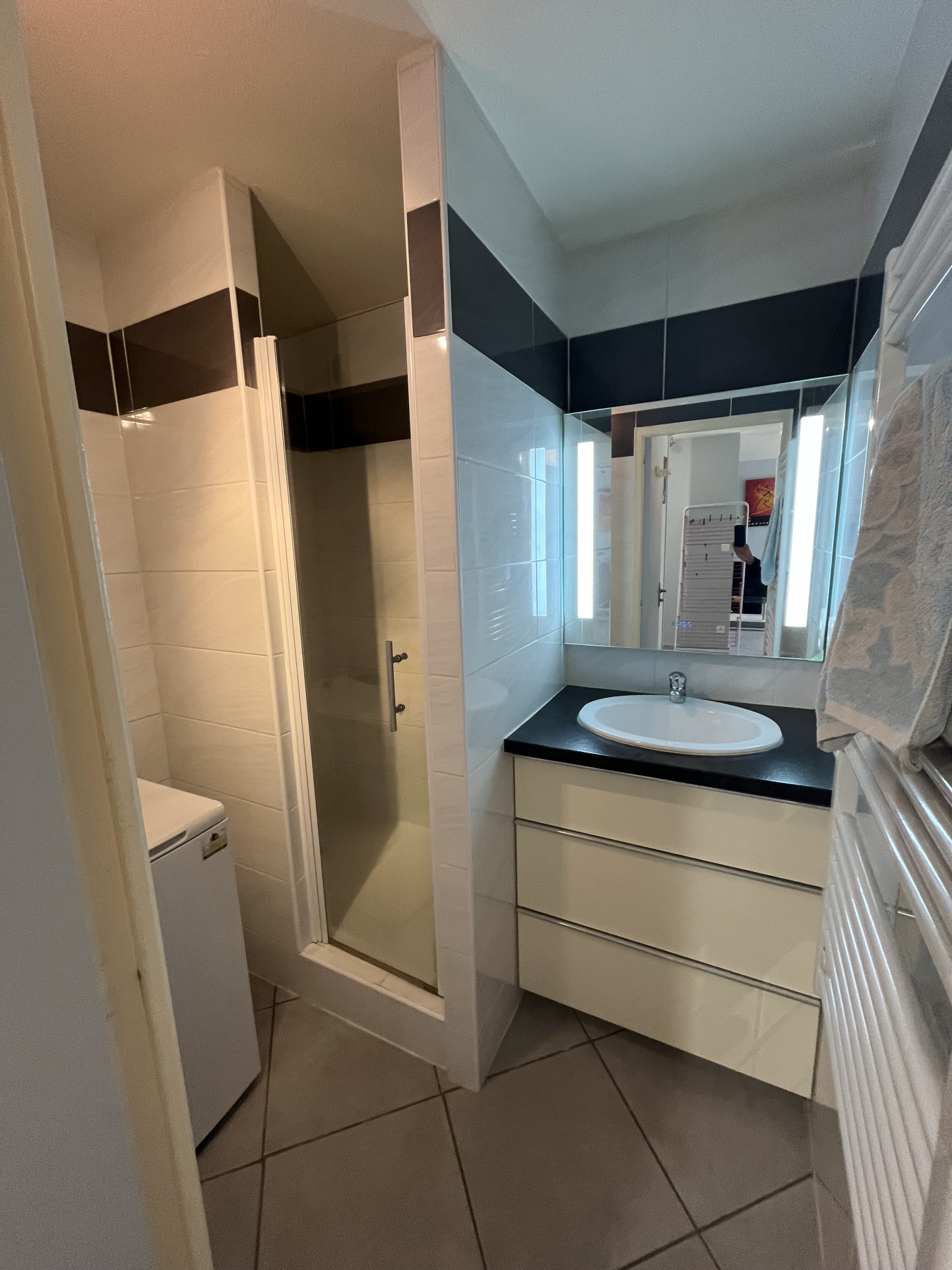 photo_3b1fe8504062a3b89d4e63040bcf0b4f-29005-0.jpg Grand T2 en parfait état idéalement situé chemin de nicol