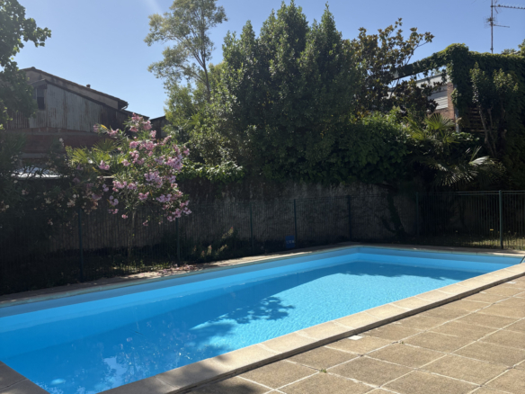 T3 bis dans résidence avec piscine