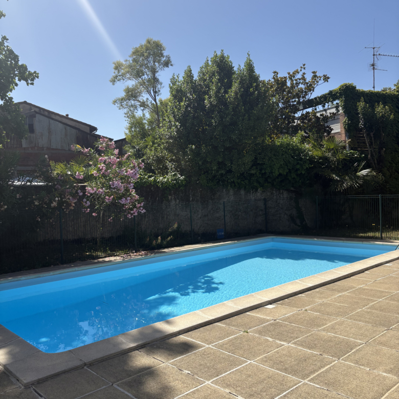 T3 bis dans résidence avec piscine