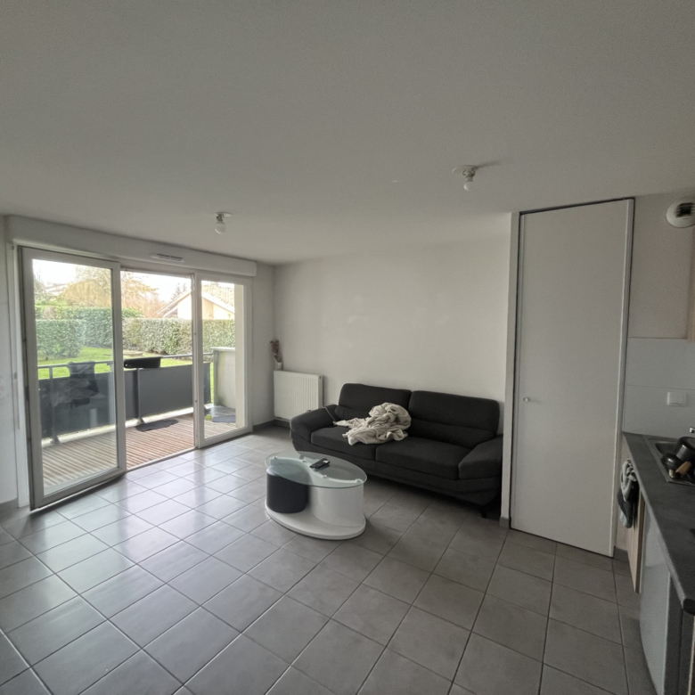 T2 de 40 m2 avec terrasse et parking