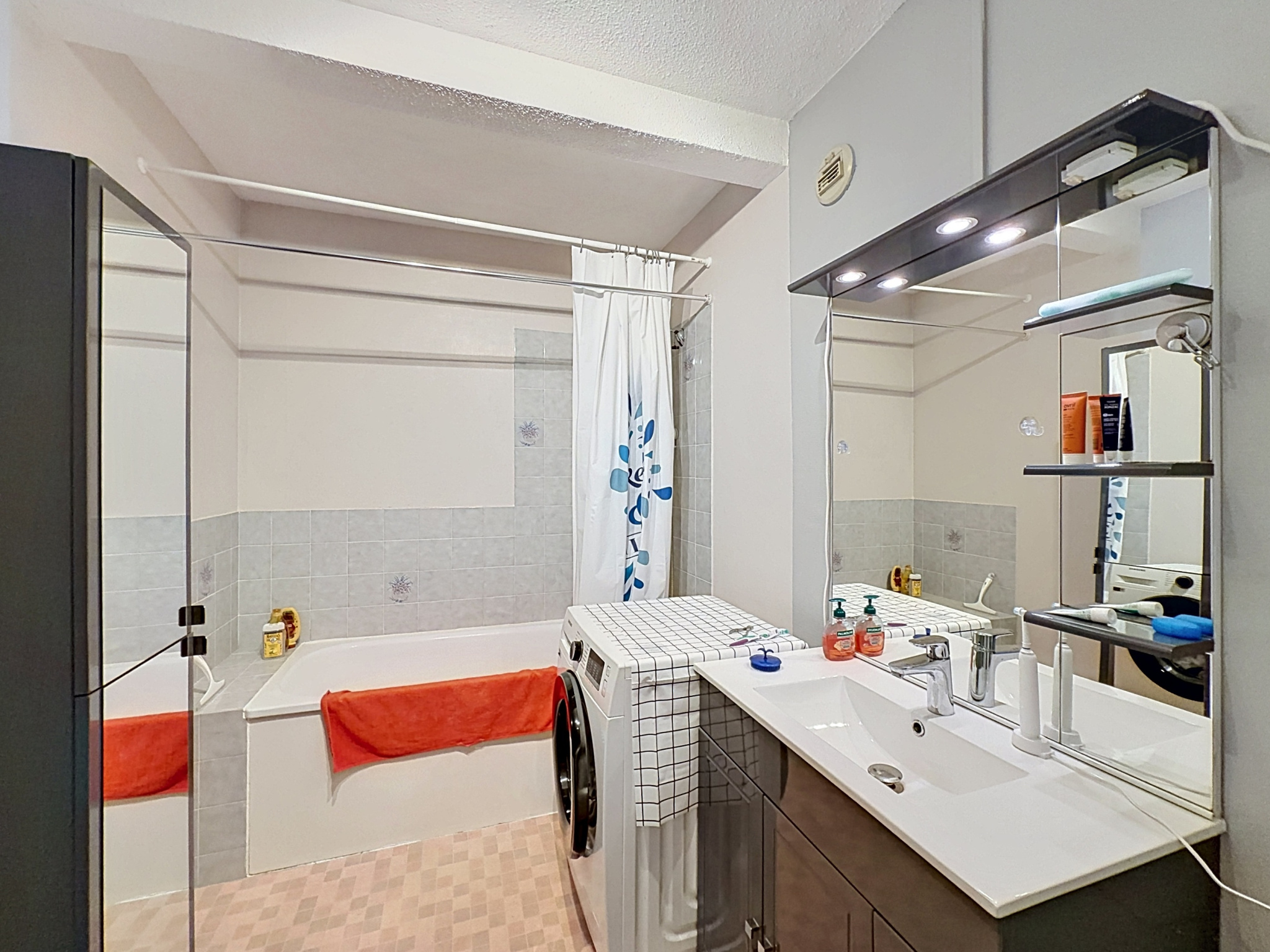 Grand T2 Jolimont Balcon et Parking
