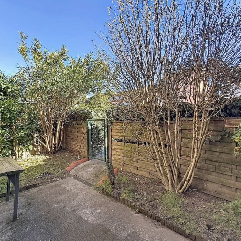 Grand studio 32 m2 avec jardin métro Canal du Midi