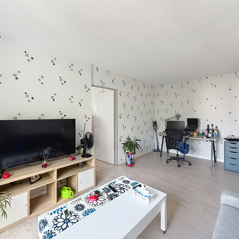 Grand T2 Jolimont Balcon et Parking