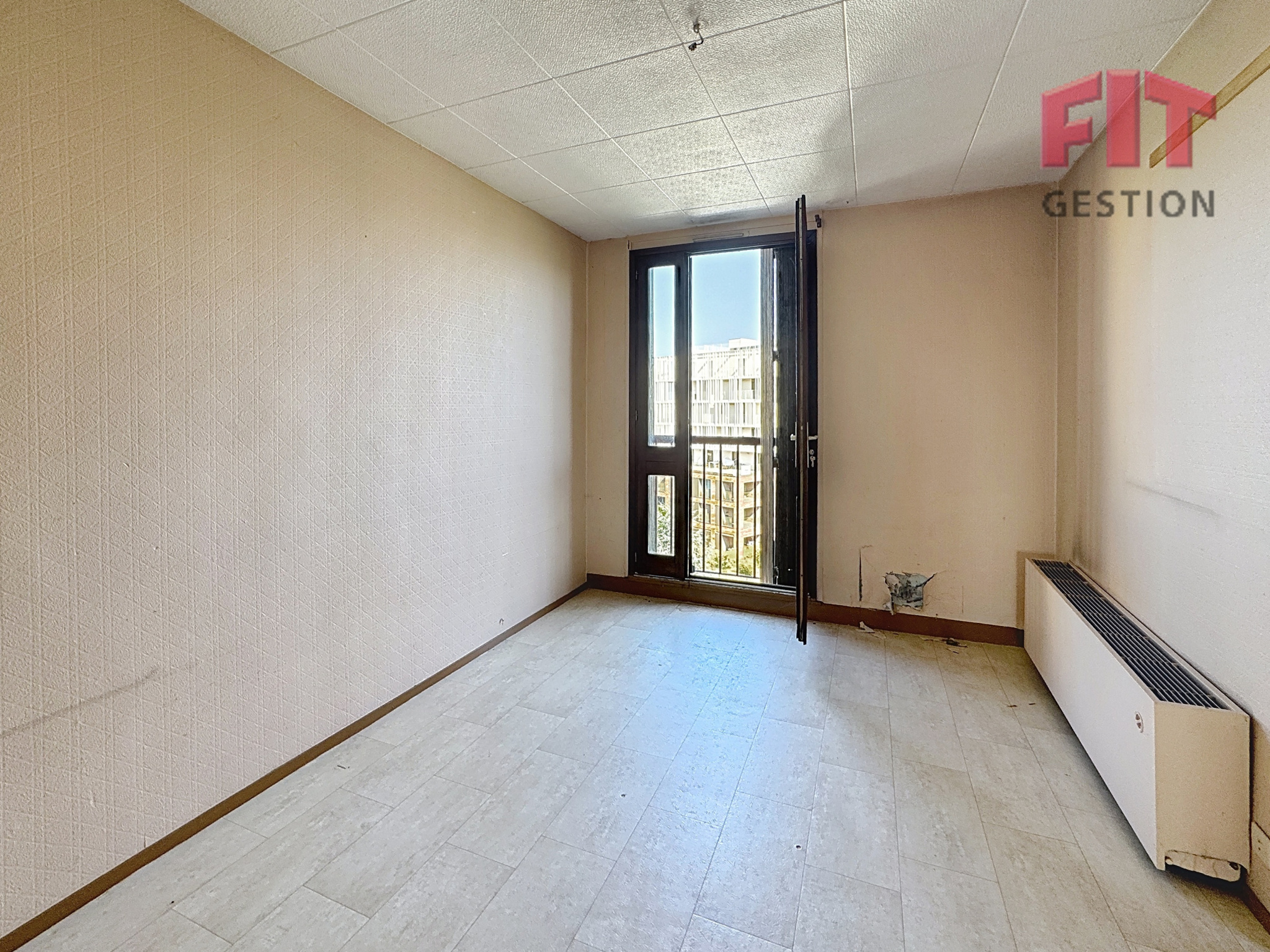photo_6757b3ac3d99ab81f4800b4f8eb7e9e3-31578-0.jpg T3 balcon et place de parking