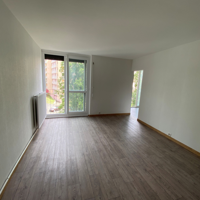 Appartement T4   83 m2 avec parking et cave