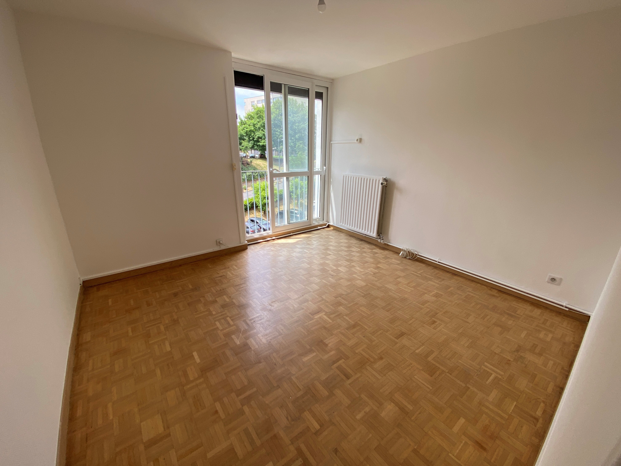 Appartement T4   83 m2 avec parking et cave