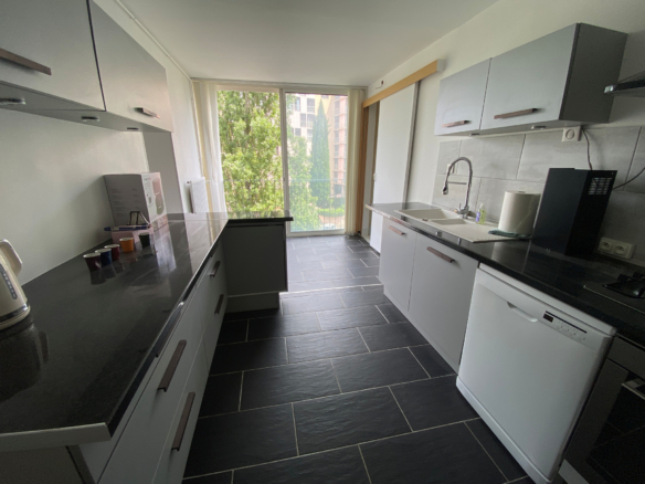 Appartement T4   83 m2 avec parking et cave
