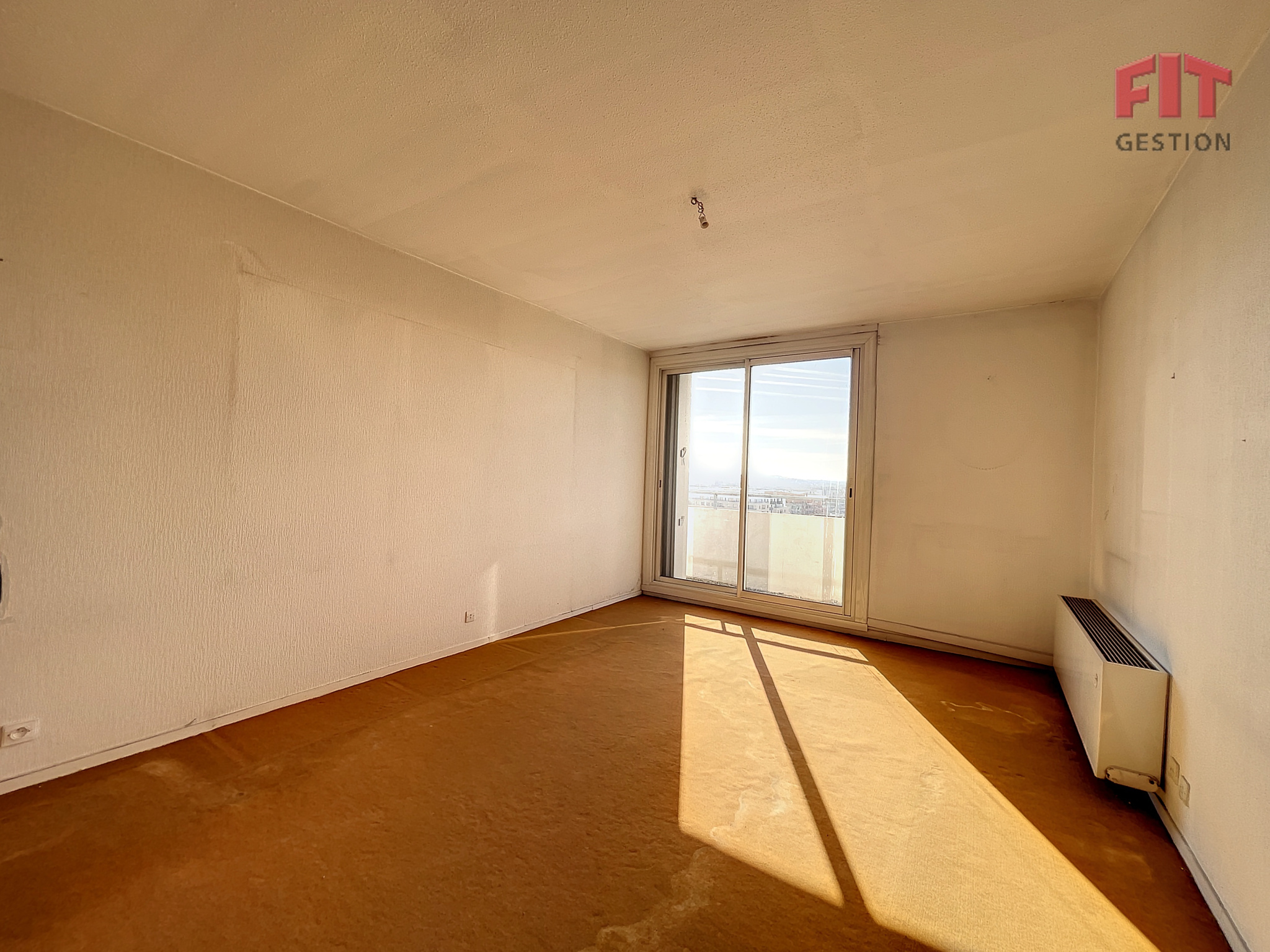 photo_f90bb76907e8a906473f8faf896b0815-30434-0.jpg T2 de 42 m2 avec grand balcon