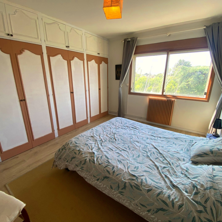 Appartement T4   94 m2   3 chambres   Balcon & garage