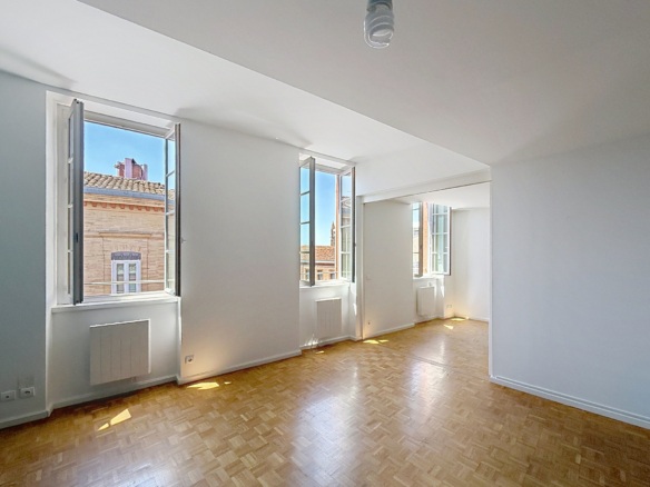 Grand T2 ascenseur vue sur les Jacobins