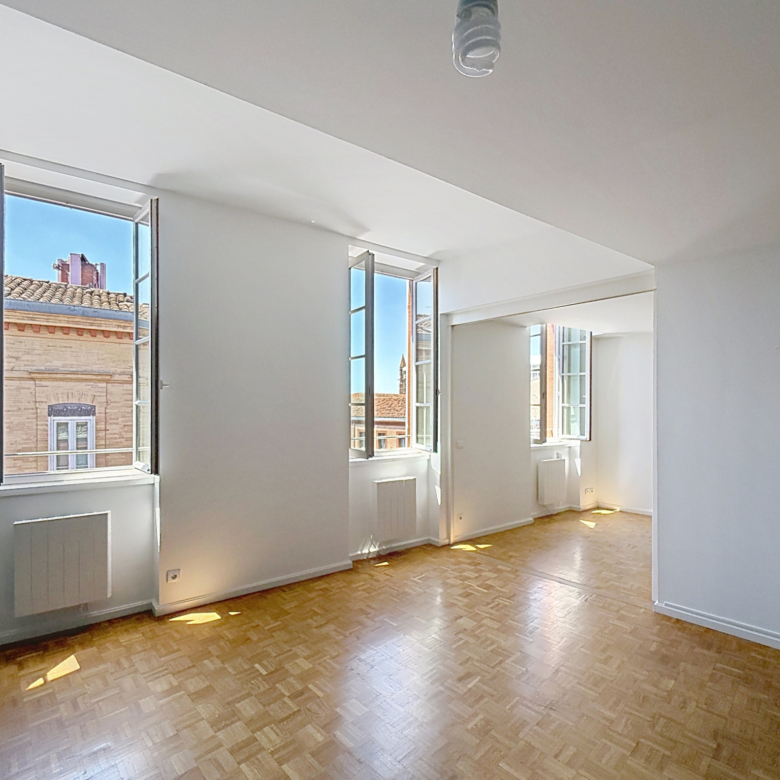 Grand T2 ascenseur vue sur les Jacobins
