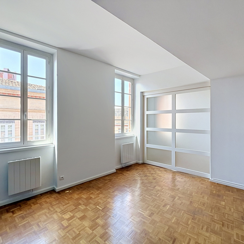 Grand T2 ascenseur vue sur les Jacobins