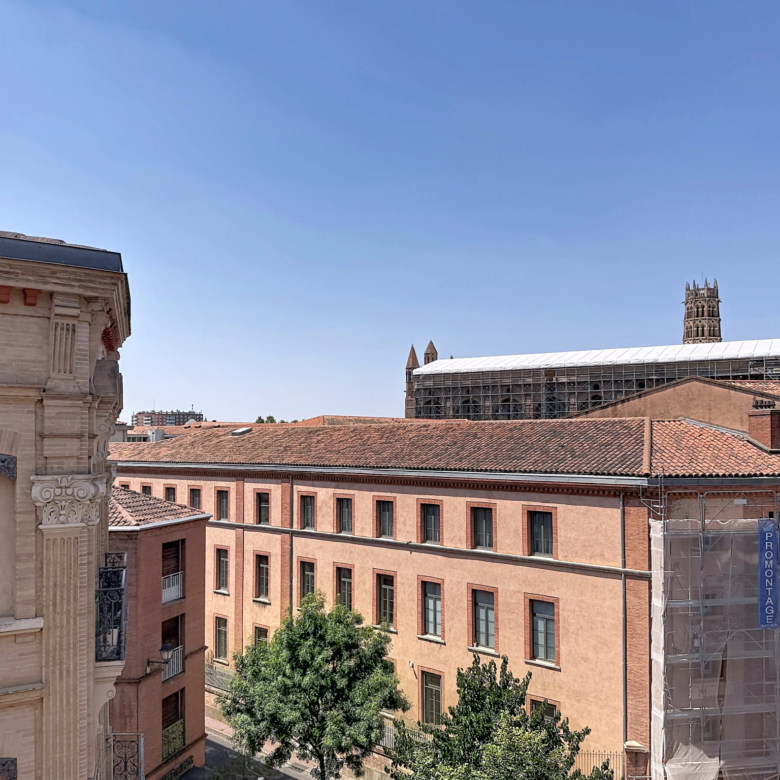 Grand T2 ascenseur vue sur les Jacobins
