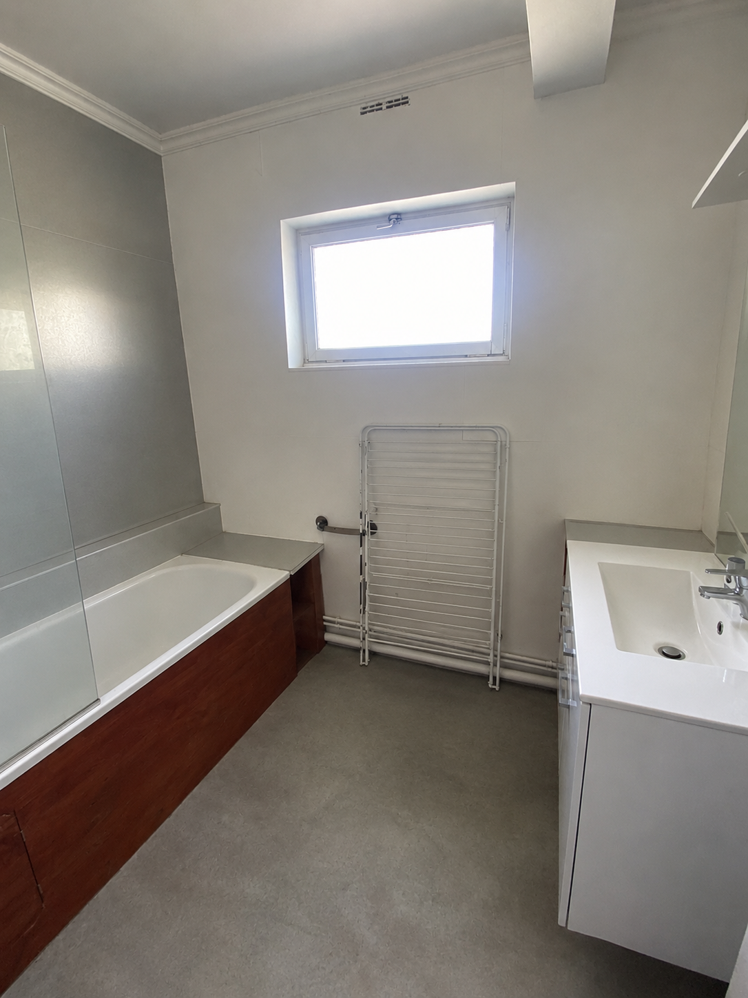 photo_f75ca80ec2de6384c3fd14eaaa4b463d-36647-0.png Appartement T4 94 m2 3 chambres Balcon & garage