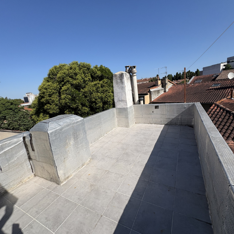 studio calme avec terrasse
